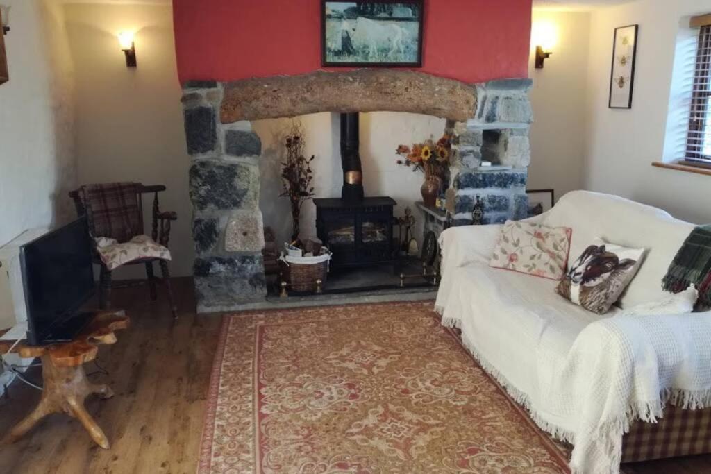 Farm Accommodation - The Lizard Peninsula, Cornwall 헬스턴 외부 사진